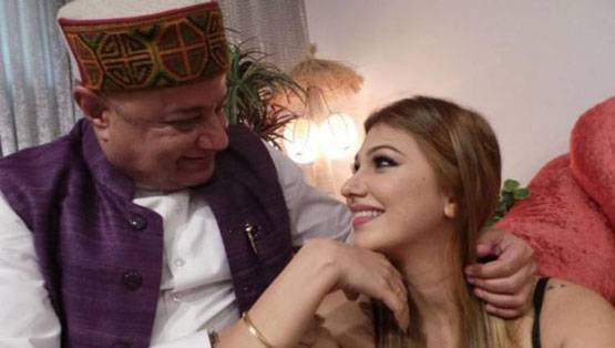 विदेश से लौटे अनूप जलोटा ने कराया कोरोना टेस्ट, सामने आई रिपोर्ट