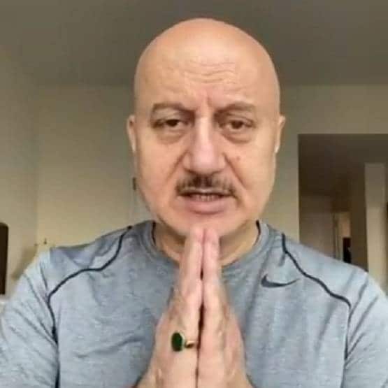 कोरोना का खौफ...ट्रंप-प्रिंस चार्ल्स समेत दुनिया भर के नेता करने लगे नमस्ते