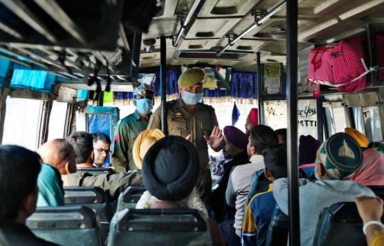 जानलेवा होगी कोरोना की थर्ड स्टेज, जानें कैसे रूप बदलती है महामारी