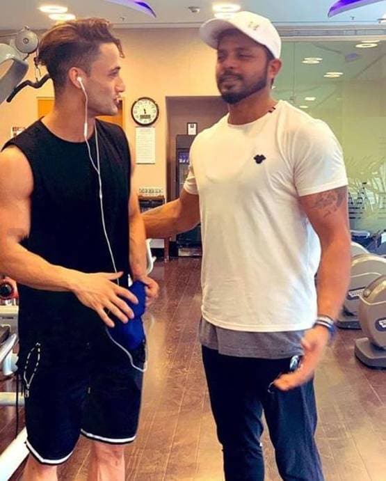 बिग बॉस कंटेस्टेंट्स आसिम-श्रीसंत बने जिम बडीज, दे रहें फिटनेस गोल्स