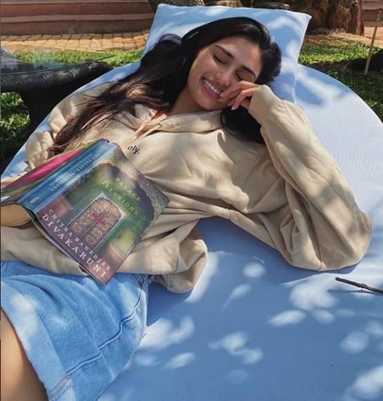 अथिया शेट्टी ने बिताई 'वाइल्ड नाइट', फोटो शेयर कर फैन्स को कही ये बात