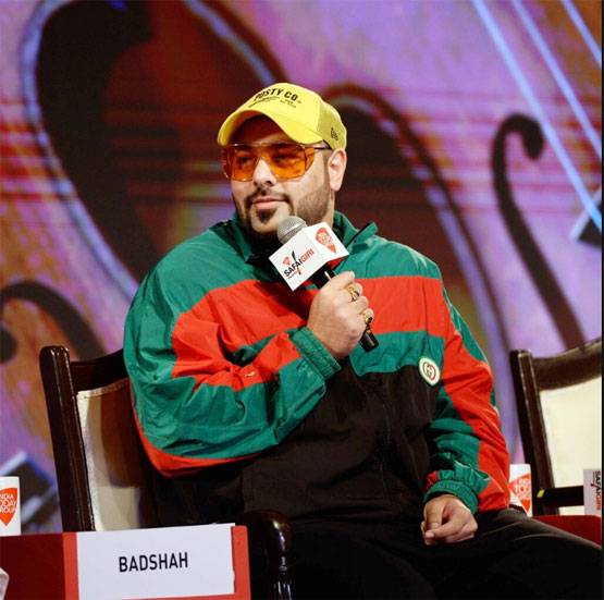 कोरोना की जंग में बॉलीवुड की बड़ी मदद, अब तक इतने करो़ड़ किए हैं दान