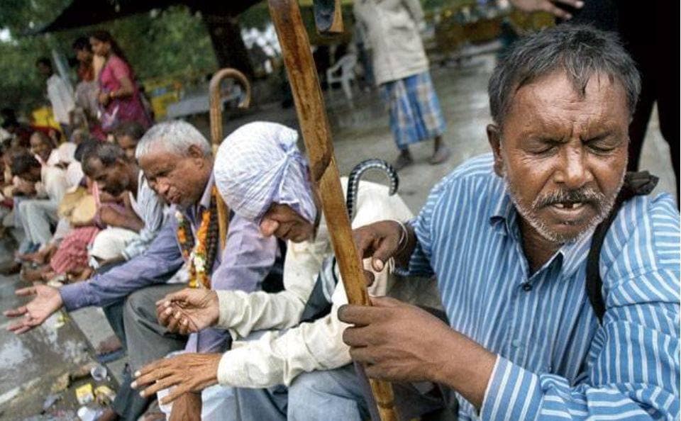 भीख मांग रहा था इंजीनियर, पता चलने पर सरकार ने लिया ये फैसला