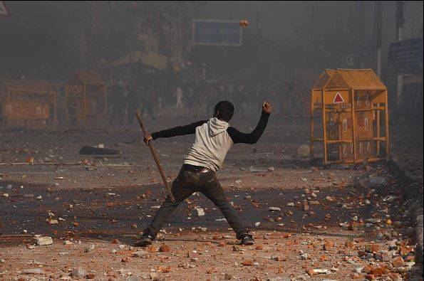 दिल्ली हिंसा पर ब्रिटेन की संसद में तीखी बहस, मोदी सरकार की आलोचना