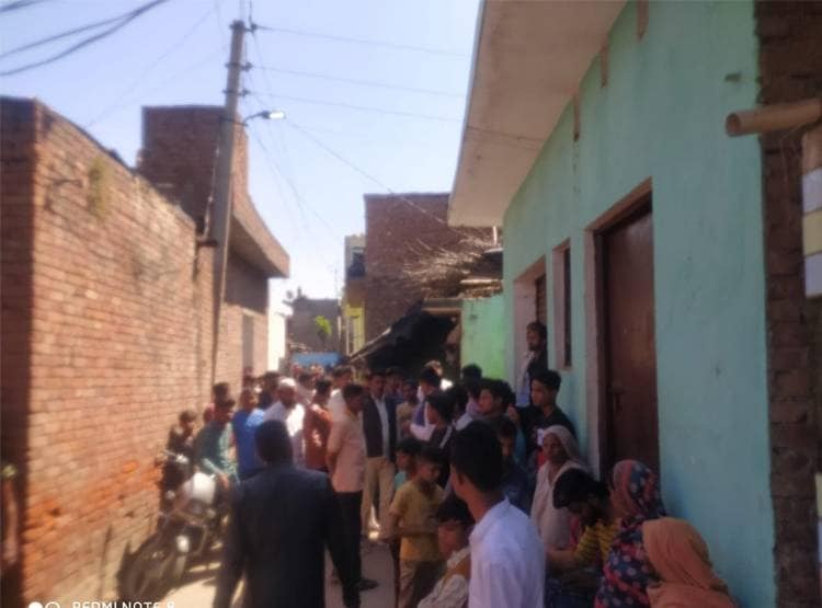 श्मशान से लाश का हाथ काटकर लाया पति, बोला- इसे पका दो, पत्नी हुई बेहोश