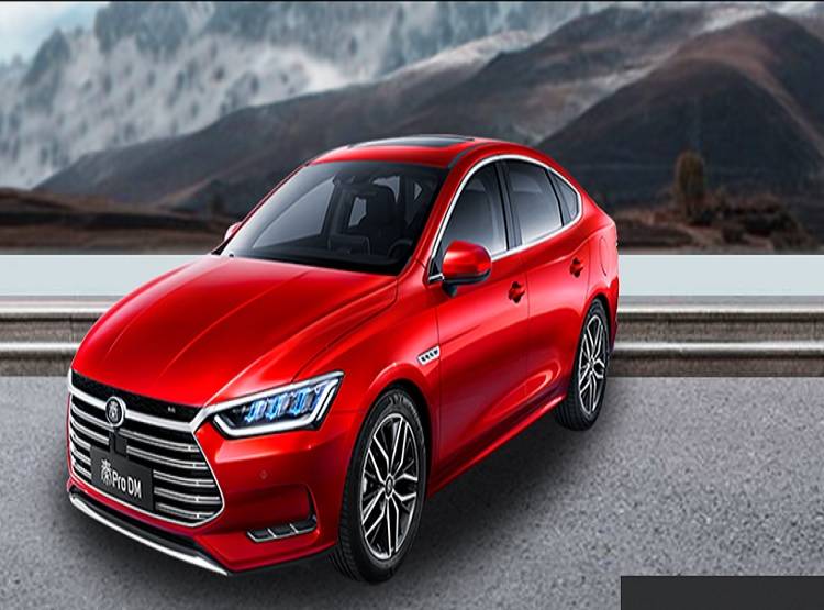 कोरोना इफेक्ट: हाइब्रिड कार बनाने वाली कंपनी अब बना रही मास्क-सैनिटाइजर