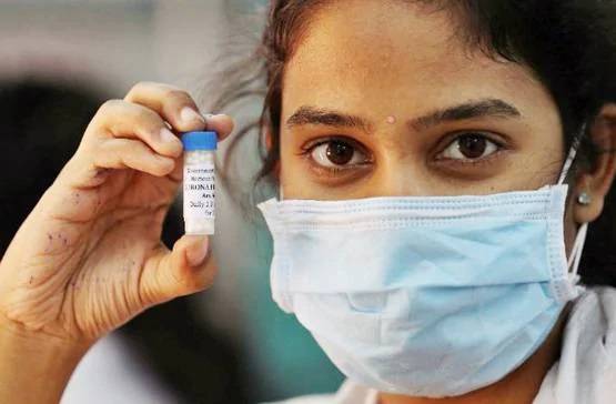 मिट्टी के भाव बिक रहा है चिकन, क्या इसे खाने से फैलता है कोरोना?