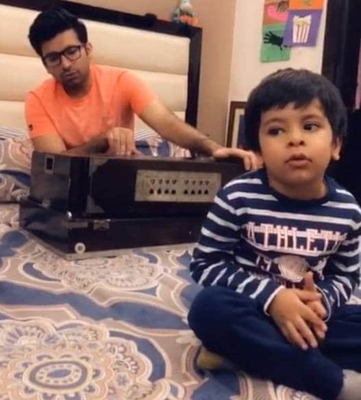 प्ले-ग्राउंड्स बन गए घर, अपने टैलेंट से बड़ों को भी तनाव से दूर रख रहे बच्चे