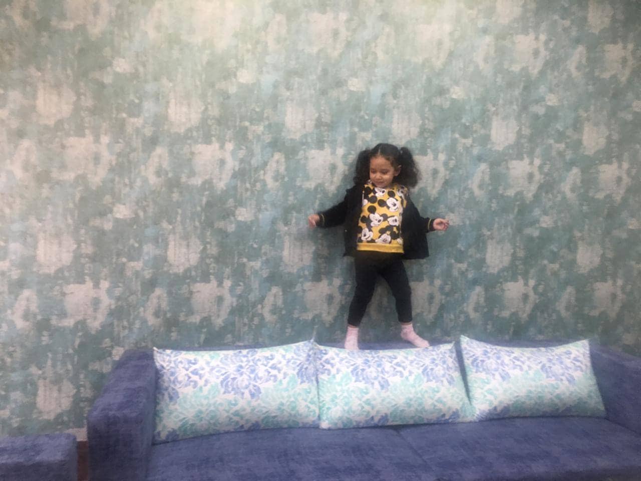 प्ले-ग्राउंड्स बन गए घर, अपने टैलेंट से बड़ों को भी तनाव से दूर रख रहे बच्चे