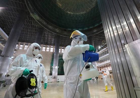 जहां से फैला कोरोना वायरस, उस चीन की तारीफ क्यों कर रही दुनिया