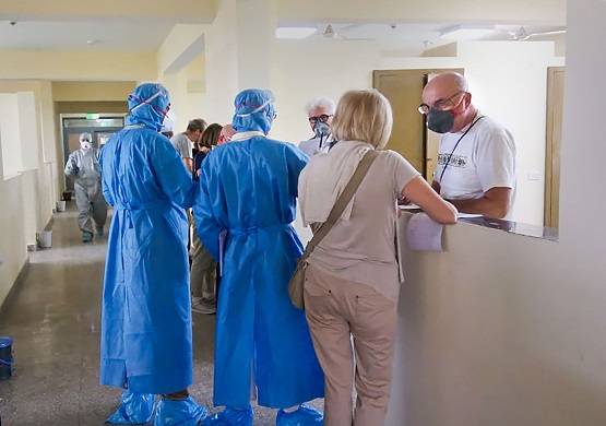 कोरोना: मास्क के बारे में किया झूठा दावा, दो कंपनियों पर लगा बैन