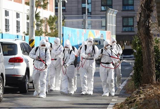 बेड पर था 87 साल का कोरोना का मरीज, डॉक्टर ने दिखाया सनसेट, वायरल