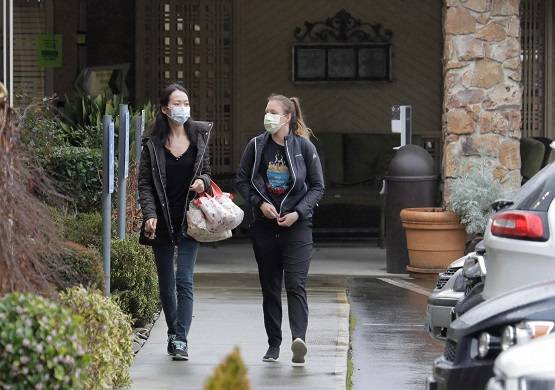 कोरोना: मास्क के बारे में किया झूठा दावा, दो कंपनियों पर लगा बैन