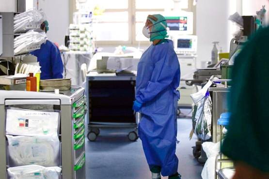 कोरोना संकट के बीच हर स्टाफ को 74,000 बोनस दे रही है ये कंपनी