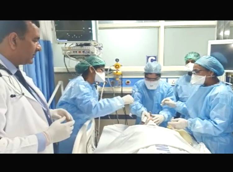 तैयार हो रहे हैं 'कोरोना कमांडो', ऐसे ले रहे हैं ट्रेनिंग