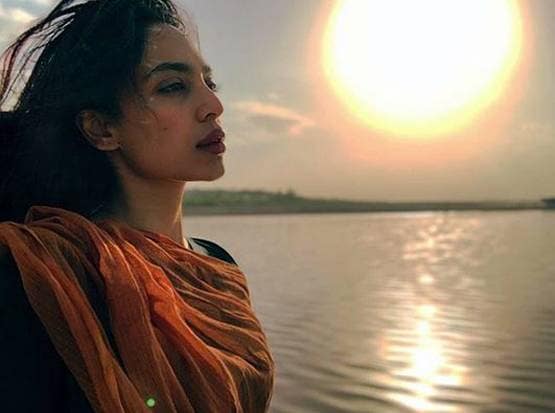 कोरोना वायरस का खौफ, रोकनी पड़ी एक्ट्रेस शोभिता की फिल्म की शूटिंग