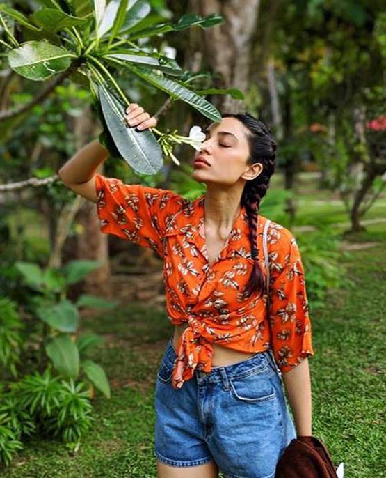 कोरोना वायरस का खौफ, रोकनी पड़ी एक्ट्रेस शोभिता की फिल्म की शूटिंग