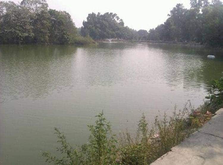 'खूनी झील' में मिली एक और लाश, खतरनाक है इस 'पानी की कहानी'