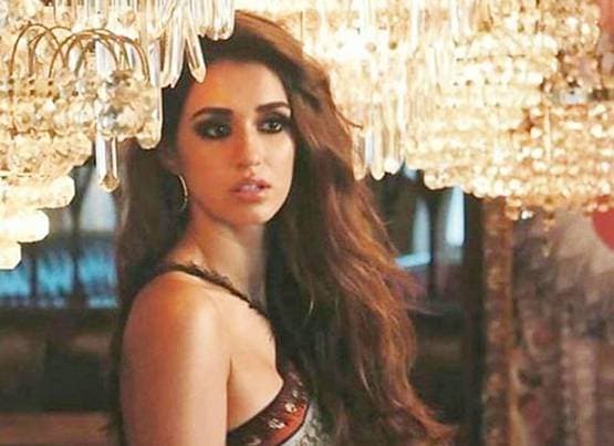 दिशा पाटनी को ड्राइवर ऑफर कर रहा था सेनिटाइजर, कर दिया मना