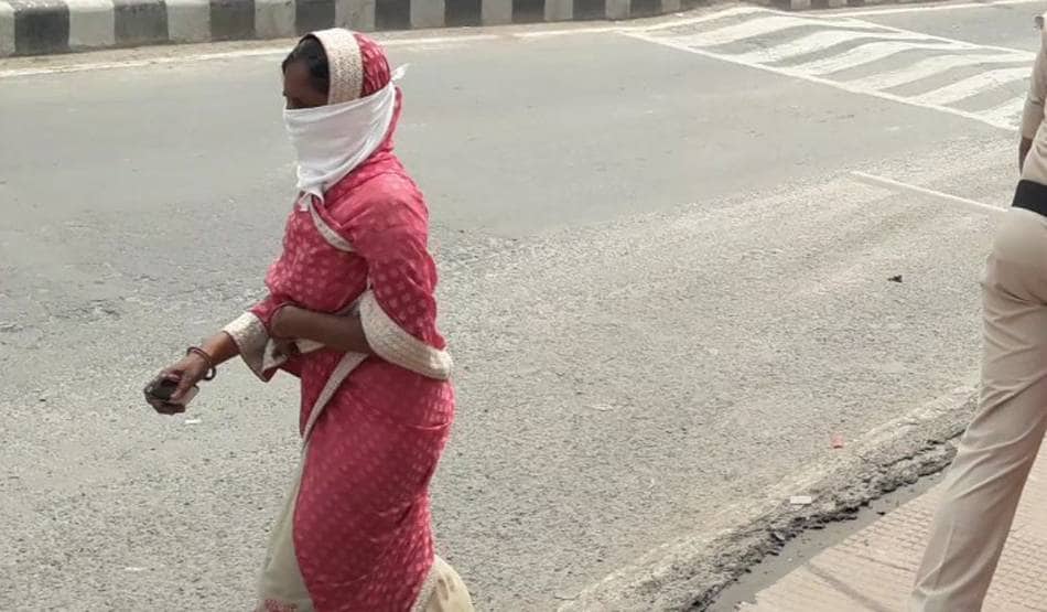 लॉकडाउनः पति के साथ भूखे पेट 100 KM पैदल चली 8 माह की गर्भवती