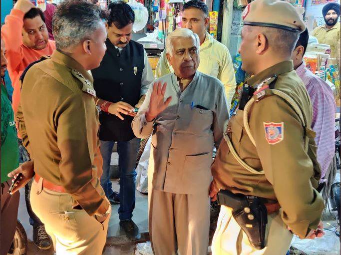 जब दिल्ली की हवाओं में फैली थी अफवाहों की बू, ऐसे कंट्रोल हुए थे हालात