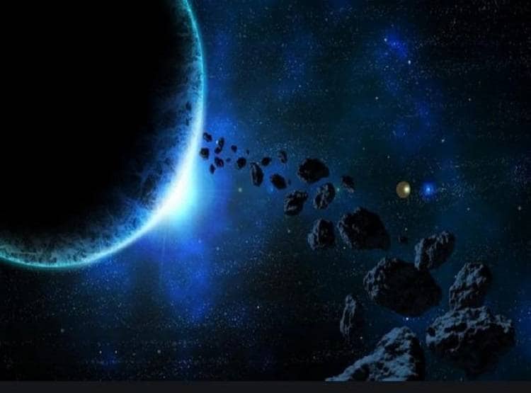 धरती की तरफ बढ़ रहा एवरेस्ट से बड़ा उल्का पिंड, होगी टक्कर?