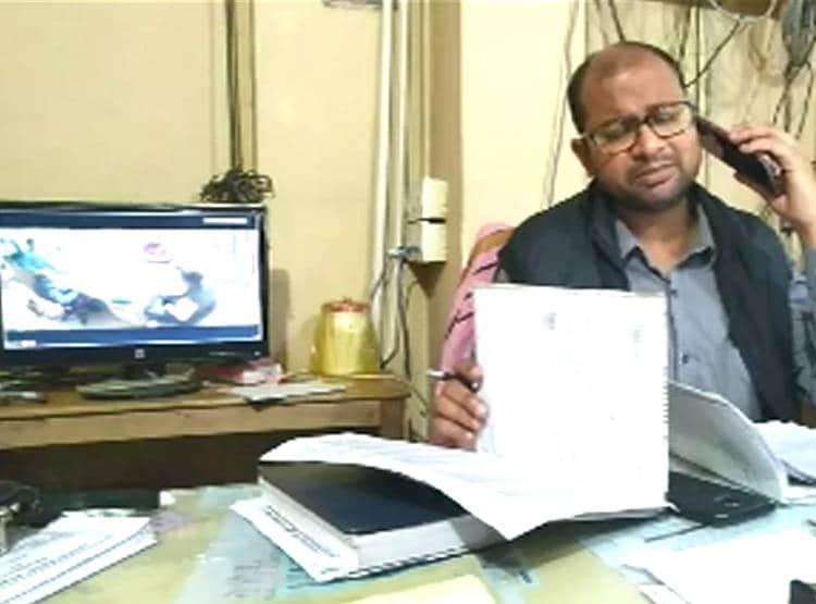 बैंक से न‍िकाले 1 लाख रुपये, गड्डी से निकले 10 हजार के चूरन वाले नोट