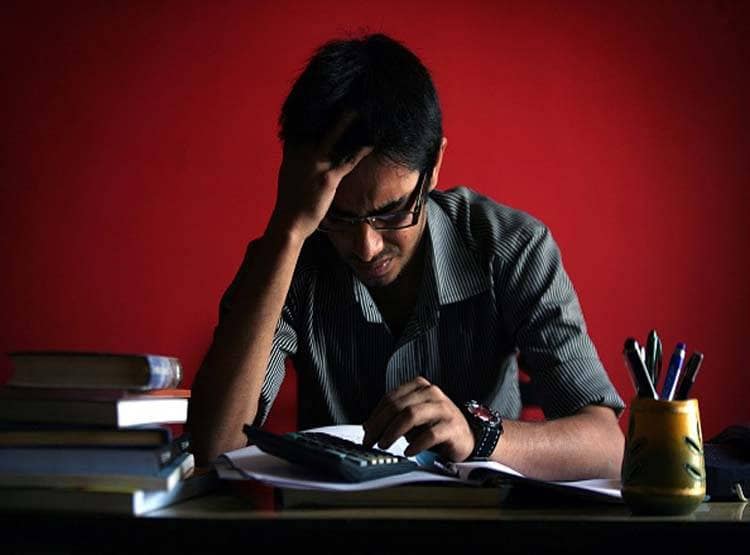 अब शेयर बाजार का क्या होगा, हर तरफ एक ही बात- डूब जाएगा?