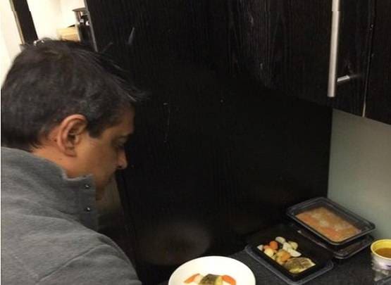 कोरोना का कहर, भारतीय मूल के शेफ कारडोज की मौत, दुनिया भर में था नाम