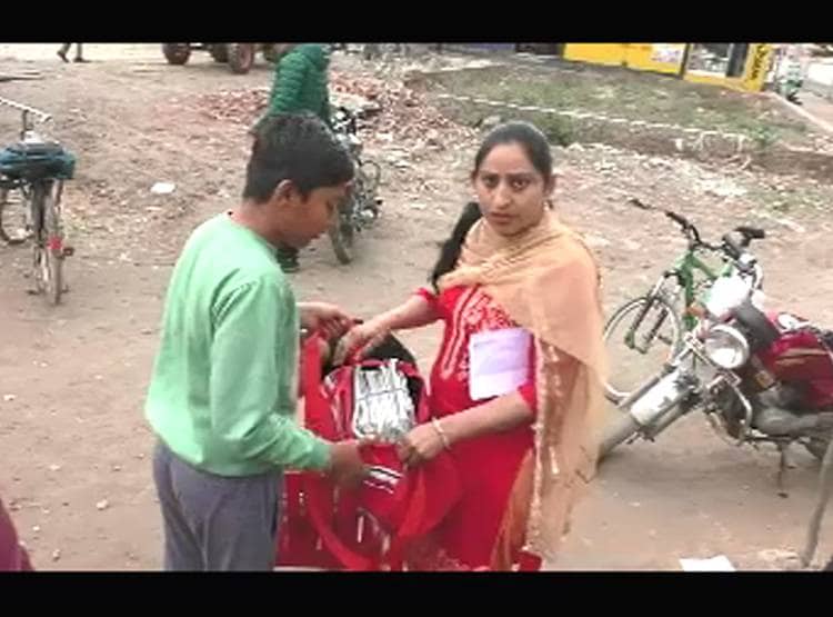 यहां लगता है क‍िताबों का 'लंगर', फ्री में म‍िलती हैं कोर्स की क‍िताबें