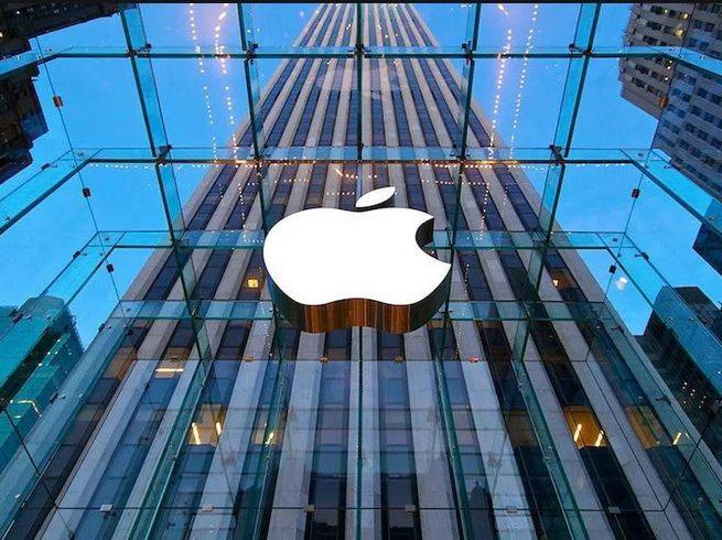 क्या कभी देखा है Apple का जूता, कीमत जानकर रह जाएंगे हैरान
