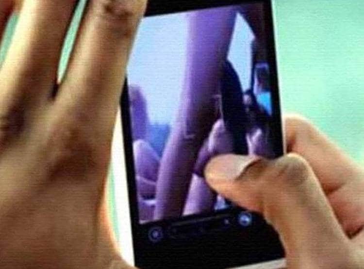 नाबाल‍िग से गैंगरेप की फोटो सोशल मीड‍िया पर वायरल, पुलिस में हड़कंप