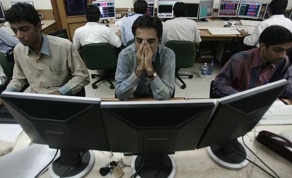 सऊदी का एक फैसला और पानी से भी सस्ता हो गया कच्चा तेल!