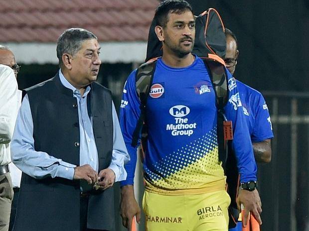 IPL से पहले जमकर पसीना बहा रहे धोनी, CSK ने शेयर किया VIDEO