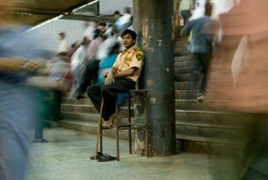 पीएम से मांगी थी मदद, गृह मंत्रालय ने कहा- न करें गार्डों की छंटनी