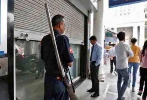 पीएम से मांगी थी मदद, गृह मंत्रालय ने कहा- न करें गार्डों की छंटनी