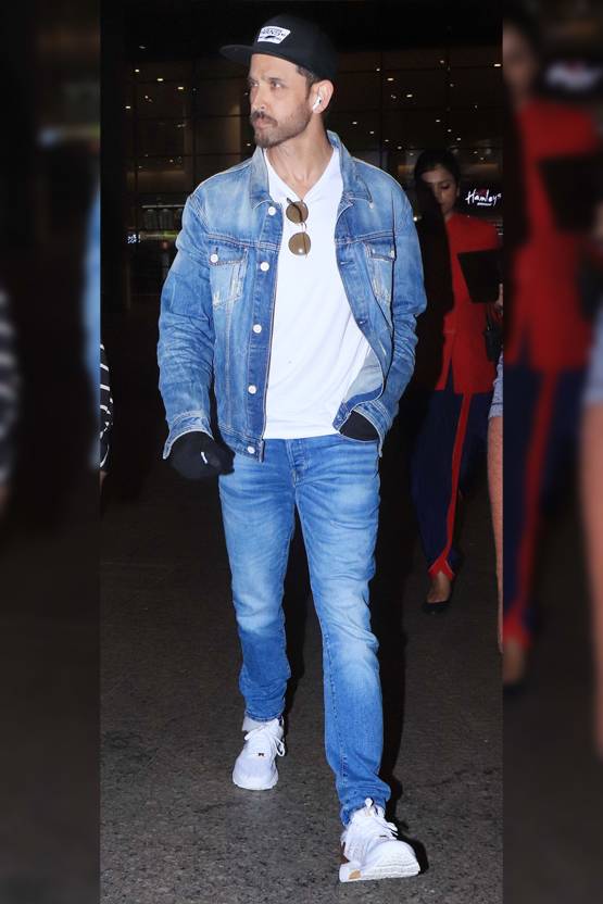 कोरोना इफेक्ट: ऋतिक रोशन ने पहने ग्लव्स, अनुपम ने किया नमस्ते