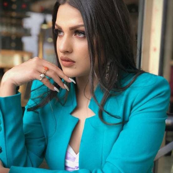 हिमांशी खुराना-आसिम रियाज की हुई सगाई? एक्ट्रेस ने फ्लॉन्ट की डायमंड रिंग