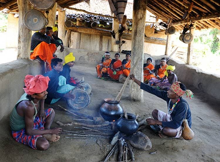 इन गांव में 100 सालों से नहीं मनाई गई होली, अशुभ है गुलाल उड़ाना