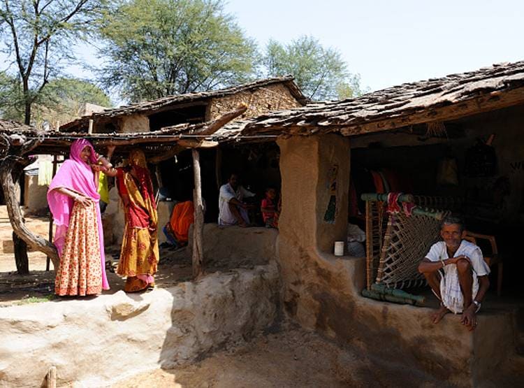 इन गांव में 100 सालों से नहीं मनाई गई होली, अशुभ है गुलाल उड़ाना