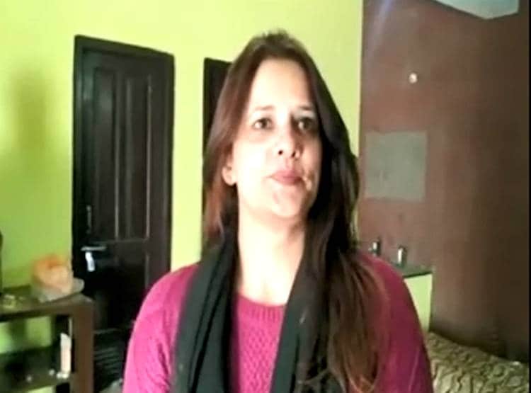 रसोई की चीजों से तैयार हो रहा हर्बल रंग, द‍िल्ली-मुंबई तक में मांग