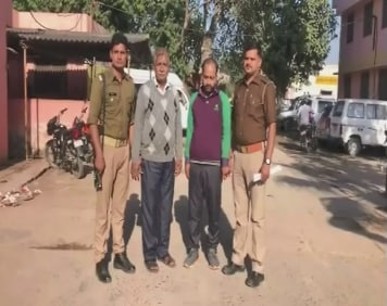 प्रेमी के दरवाजे पर स‍िर पटककर प्रेम‍िका दे रही थी धमकी, फ‍िर...