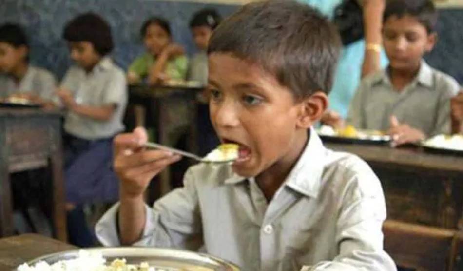 कोरोना: बच्चों को नहीं मिल रहा खाना, भूख और डर के साये में जिंदगी