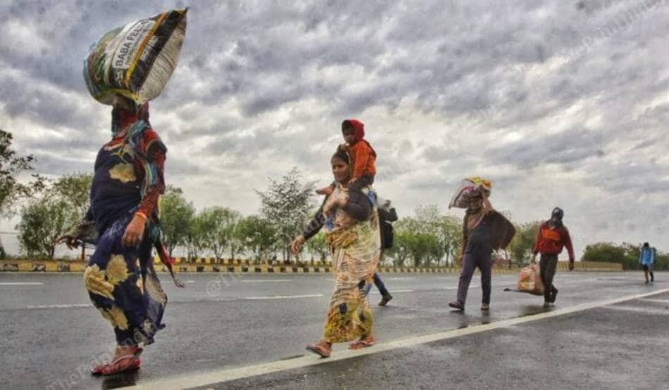 लॉकडाउनः पति के साथ भूखे पेट 100 KM पैदल चली 8 माह की गर्भवती