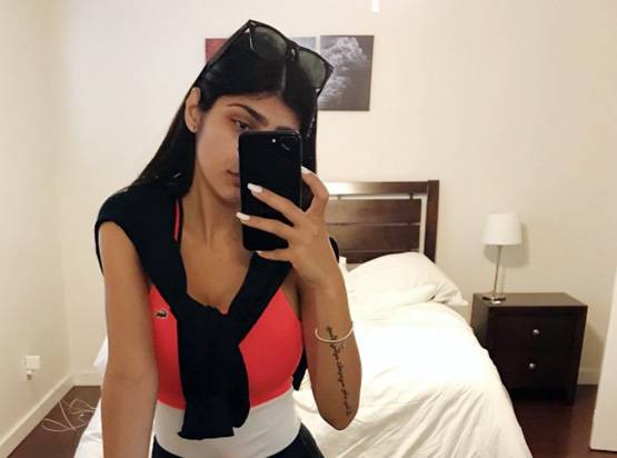 कोरोना से पीड़ित इस देश में पॉर्न वेबसाइट ने फ्री किया प्रीमियम वीडियो