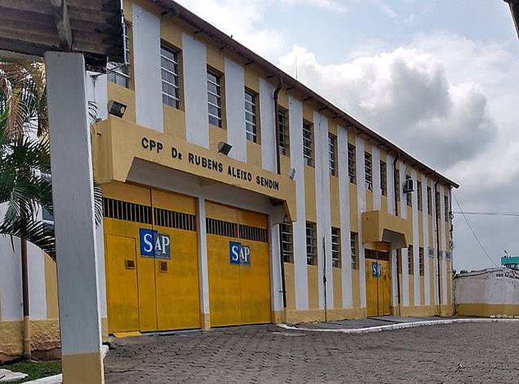 कोरोना का डरः इस देश की 4 जेलों को तोड़कर भाग गए 834 कैदी