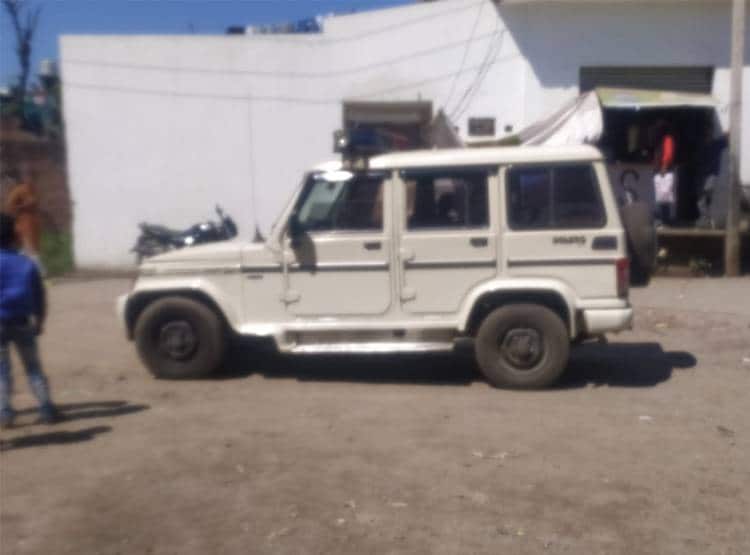 श्मशान से लाश का हाथ काटकर लाया पति, बोला- इसे पका दो, पत्नी हुई बेहोश