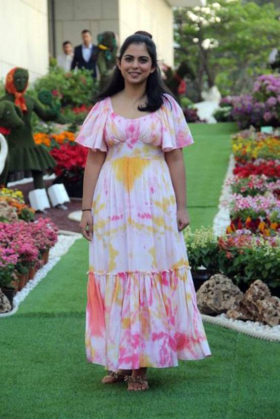 होली मनाने इस अंदाज में पहुंचे प्रियंका-निक, ये सेलेब्स भी हुए शामिल