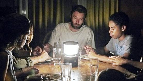 कोरोना जैसे डरावने हैं ये वायरस, इन फिल्मों में दिखा आइसोलेशन का डर