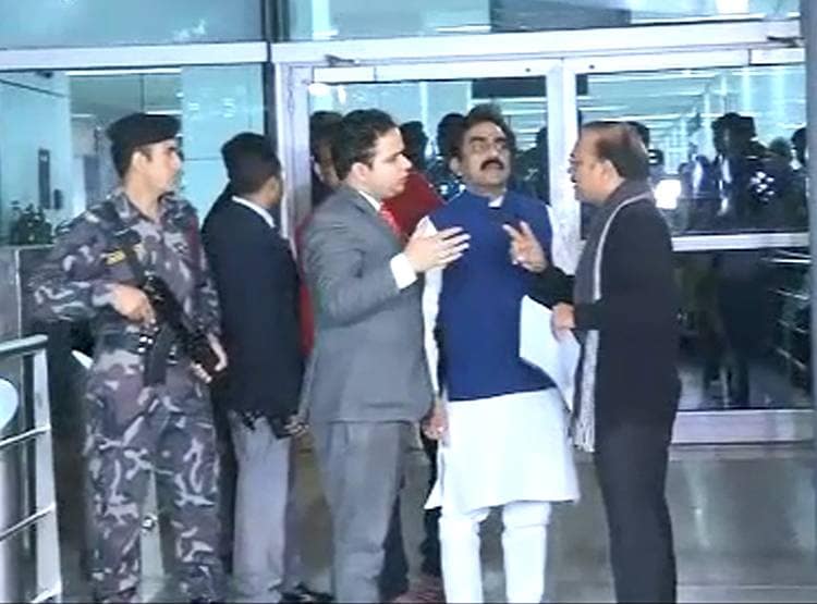 आधी रात में शिफ्टिंग, CID का पहरा...अपने विधायकों को ऐसे बचा रही है BJP